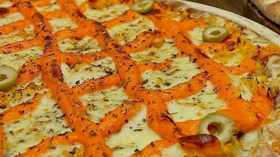 Frango com Cheddar Santa Pizza Dourados